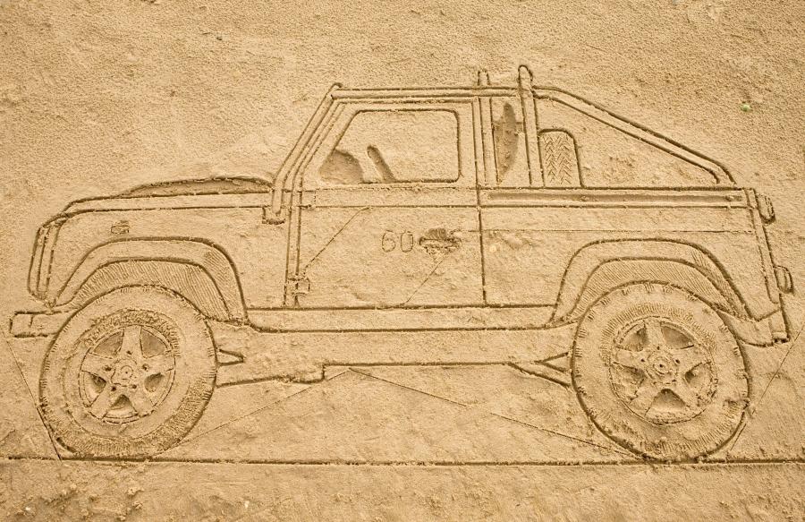  Land Rover Defender SVX 60th Anniversary Edition 2008 года  (фото 12 из 35)